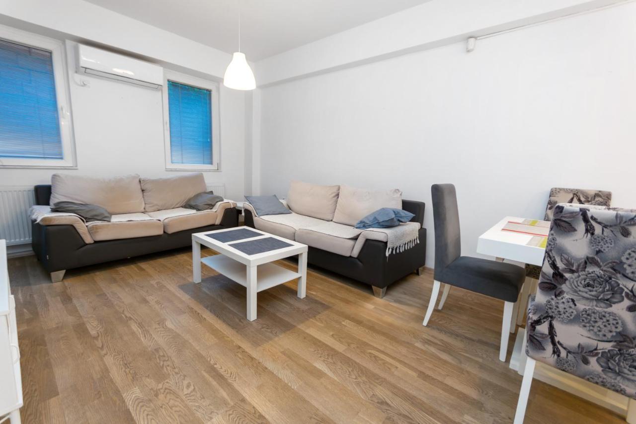 One Bedroom Apartment With Private Parking 스코페 외부 사진