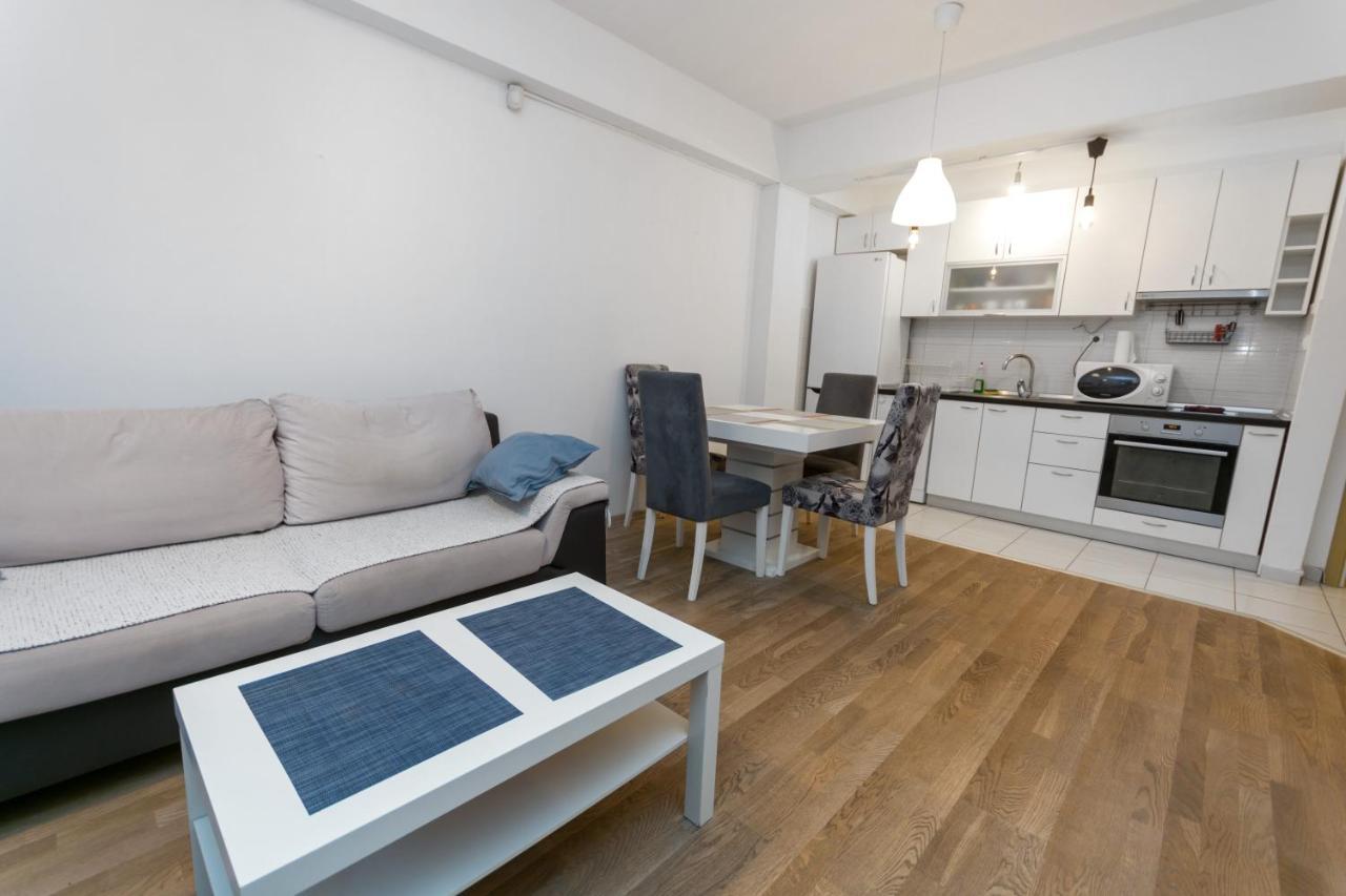 One Bedroom Apartment With Private Parking 스코페 외부 사진